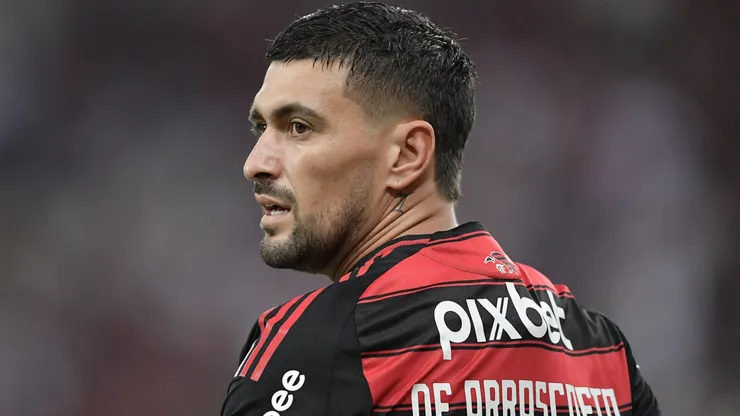 Arrascaeta em partida pelo Flamengo. Foto: Thiago Ribeiro/AGIF