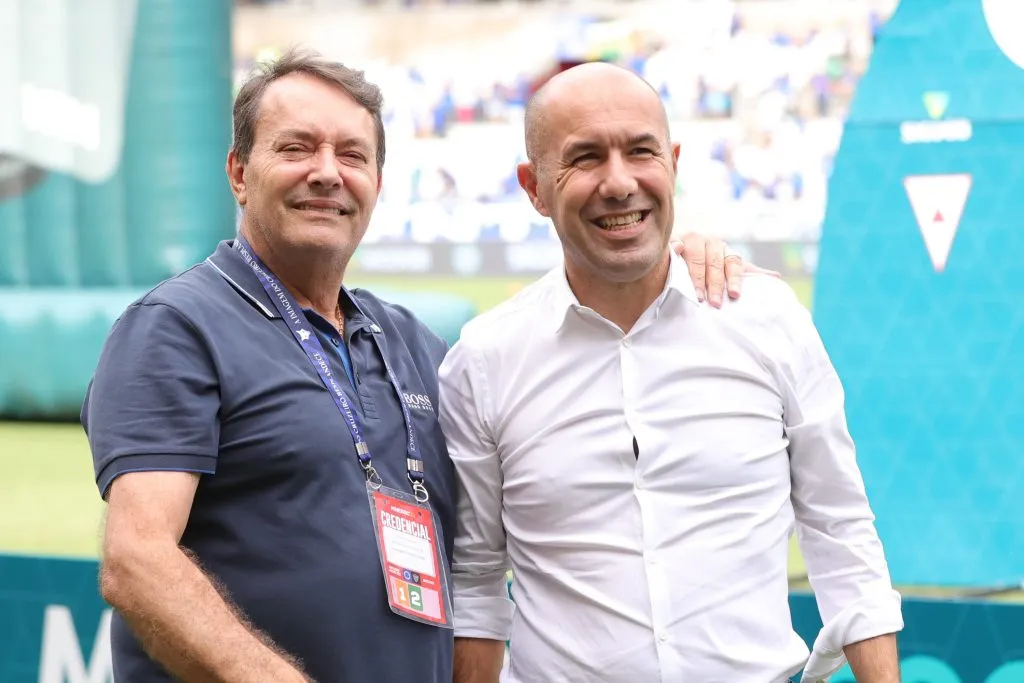 Leonardo Jardim técnico e Pedro Lourenco Dono do Cruzeiro durante partida contra o Atlético-MG  pelo campeonato Mineiro 2025. Foto: Gilson Lobo/AGIF