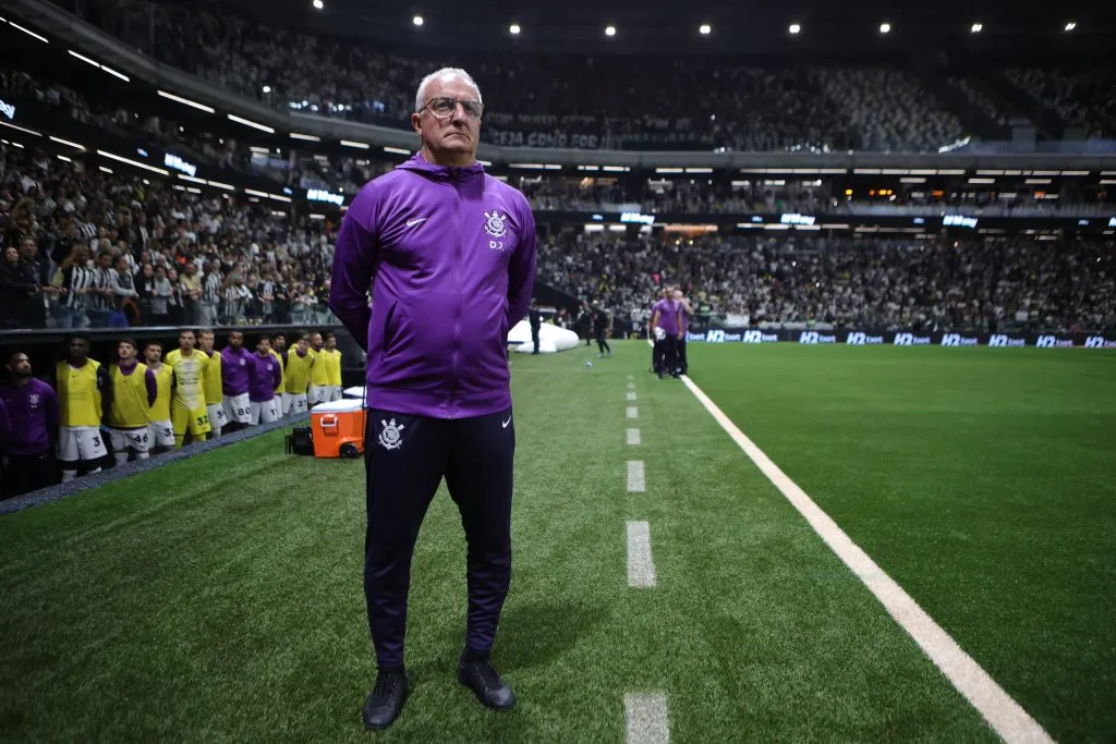 Dorival Junior técnico do Corinthians durante partida contra o Atlético-MG – Foto: Gilson Lobo/AGIF