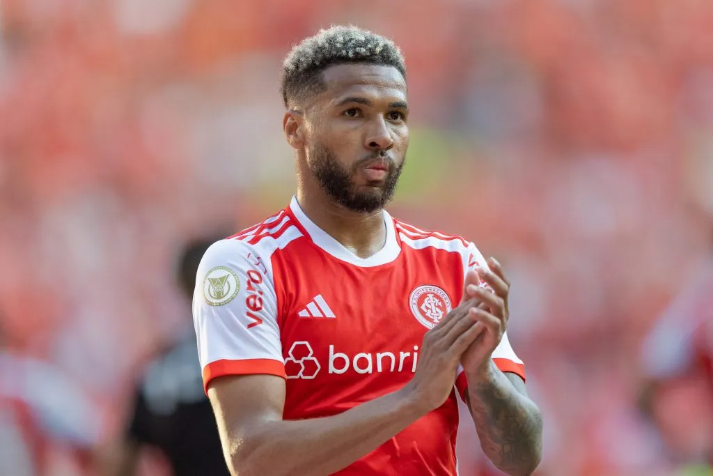 RS – PORTO ALEGRE – 19/10/2024 – BRASILEIRO A 2024, INTERNACIONAL X GREMIO – Wesley jogador do Internacional durante partida contra o Gremio no estadio Beira-Rio pelo campeonato Brasileiro A 2024. Foto: Liamara Polli/AGIF