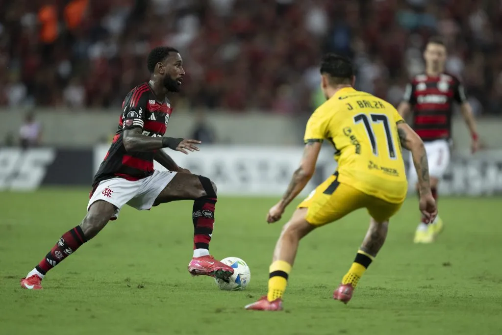 RJ – RIO DE JANEIRO – 28/05/2025 – COPA LIBERTADORES 2025, FLAMENGO X DEPORTIVO TACHIRA – Gerson jogador do Flamengo durante partida contra o Deportivo Tachira no estadio Maracana pelo campeonato Copa Libertadores 2025. Foto: Jorge Rodrigues/AGIF