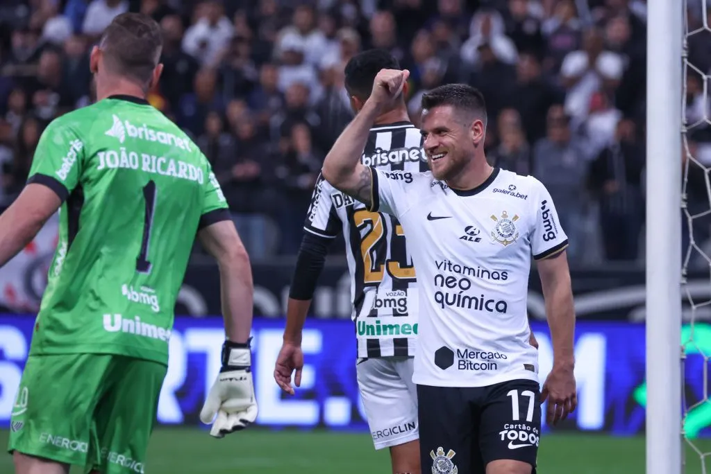 Ramiro, ex-Corinthians, atuando no Brasileirão 2022. Foto: Marcello Zambrana/AGIF
