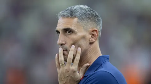 Vovjoda tecnico do Fortaleza durante partida contra o Santos no estadio Arena Castelao pelo campeonato Brasileiro A 2025. Foto: Baggio Rodrigues/AGIF