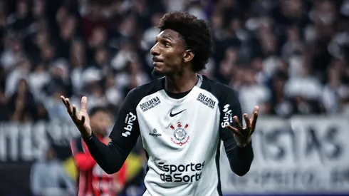 SP – SAO PAULO – 01/06/2025 – BRASILEIRO A 2025, CORINTHIANS X VITORIA – Talles Magno jogador do Corinthians lamenta durante partida contra o Vitoria no estadio Arena Corinthians pelo campeonato Brasileiro A 2025. Foto: Fabio Giannelli/AGIF