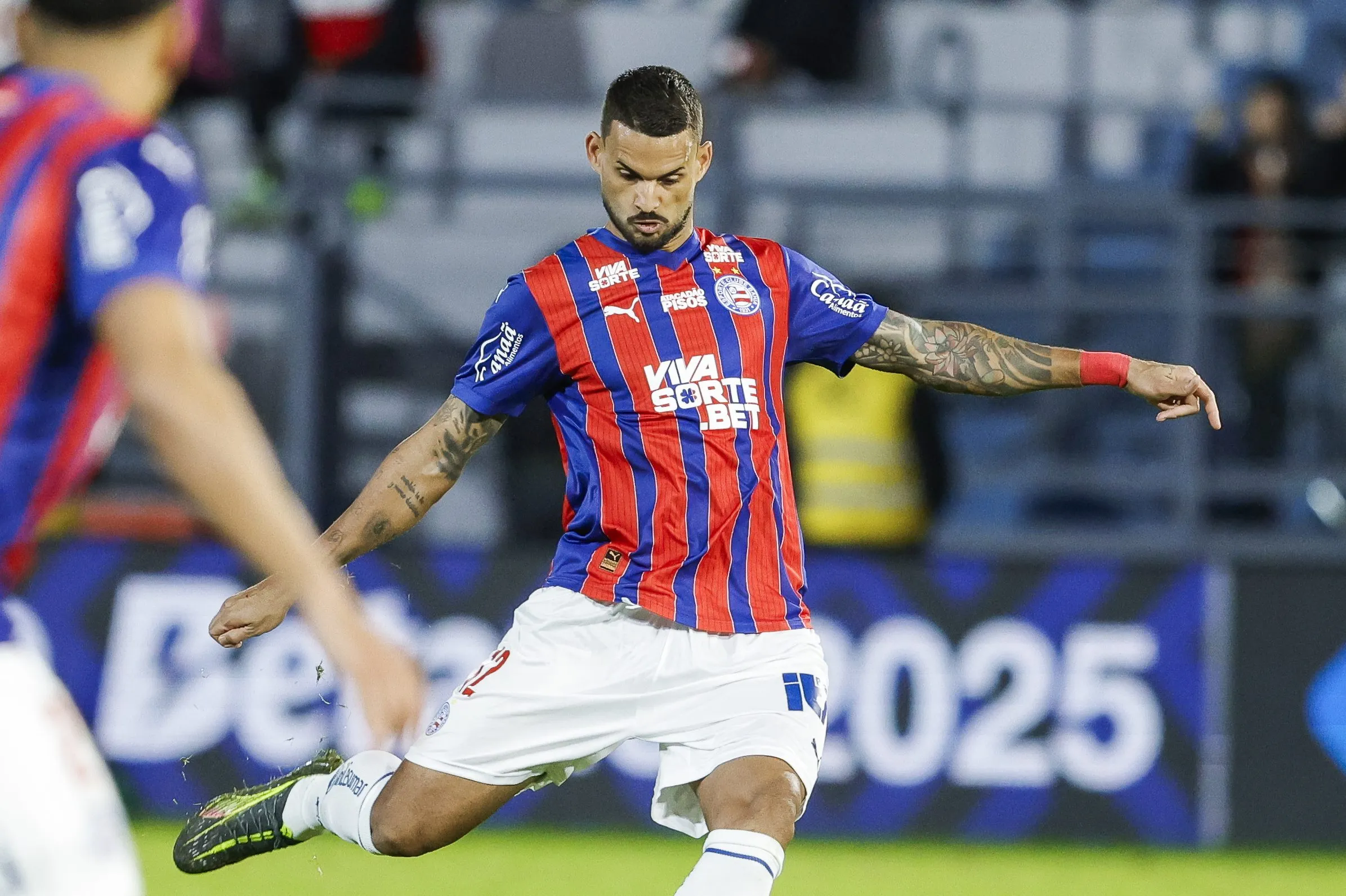 Willian José, atacante do Bahia, contra o RB Bragantino (Imagem: Rafael Rodrigues / EC Bahia)