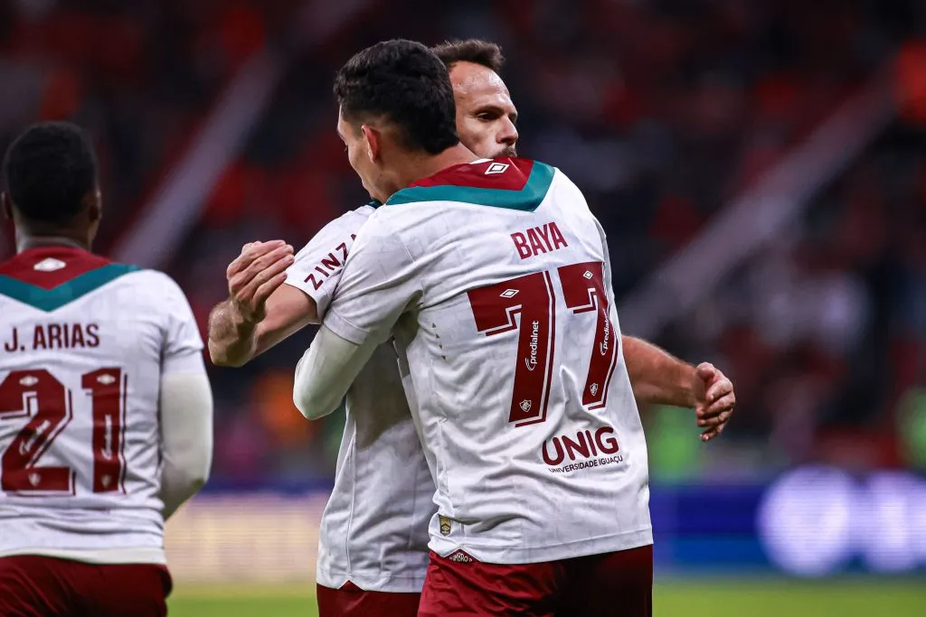 RS – PORTO ALEGRE – 01/06/2025 – BRASILEIRO A 2025, INTERNACIONAL X FLUMINENSE – Paulo Baya jogador do Fluminense comemora seu gol com Rene jogador da sua equipe durante partida contra o Internacional no estadio Beira-Rio pelo campeonato Brasileiro A 2025. Foto: Maxi Franzoi/AGIF