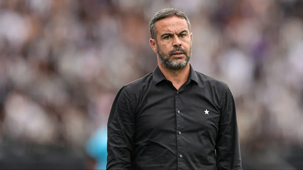Artur Jorge fala sobre saída do Botafogo (Imagem: Thiago Ribeiro/AGIF)