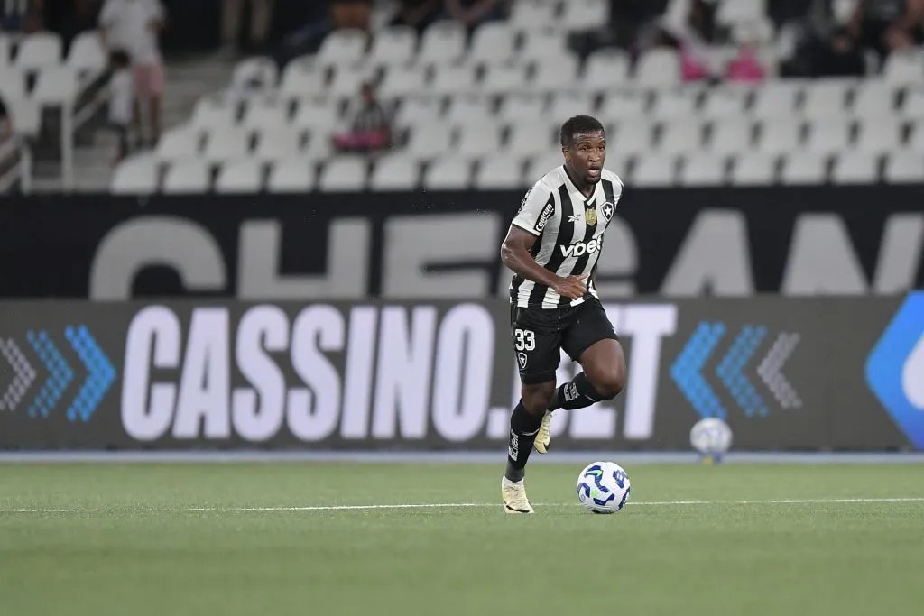 Elias Manoel jogador do Botafogo durante partida contra o Fluminense  – Foto: Thiago Ribeiro/AGIF