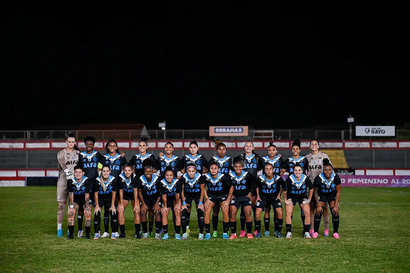 Elenco do Grêmio que disputa o Brasileirão Feminino (Reprodução/Nayra Halm/Staff Images Woman/CBF)