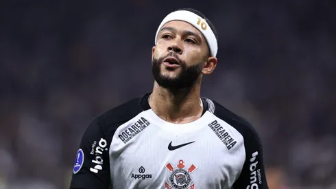 Memphis Depay em partida pelo Corinthians. Foto: Marcello Zambrana/AGIF