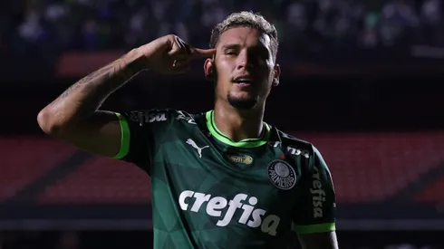 Rafael Navarro jogador do Palmeiras comemora seu gol durante partida contra o Cerro Porteno no estadio Morumbi pelo campeonato Libertadores 2023. Foto: Ettore Chiereguini/AGIF