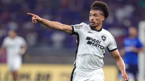 MG – BELO HORIZONTE – 06/08/2023 – BRASILEIRO A 2023, CRUZEIRO X BOTAFOGO – Adryelson jogador do Botafogo durante partida contra o Cruzeiro no estadio Mineirao pelo campeonato Brasileiro A 2023. Foto: Gilson Lobo/AGIF