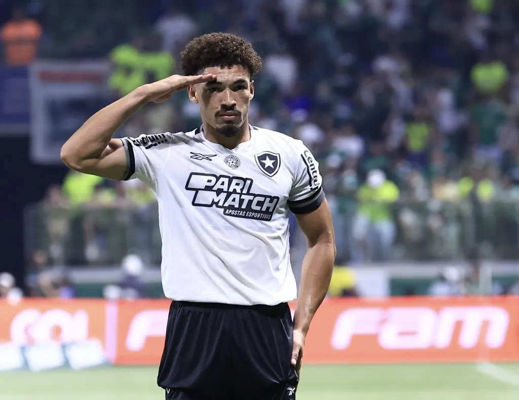 SP – SAO PAULO – 26/11/2024 – BRASILEIRO A 2024, PALMEIRAS X BOTAFOGO – Adryelson jogador do Botafogo comemora seu gol durante partida contra o Palmeiras no estadio Arena Allianz Parque pelo campeonato Brasileiro A 2024. Foto: Marcello Zambrana/AGIF