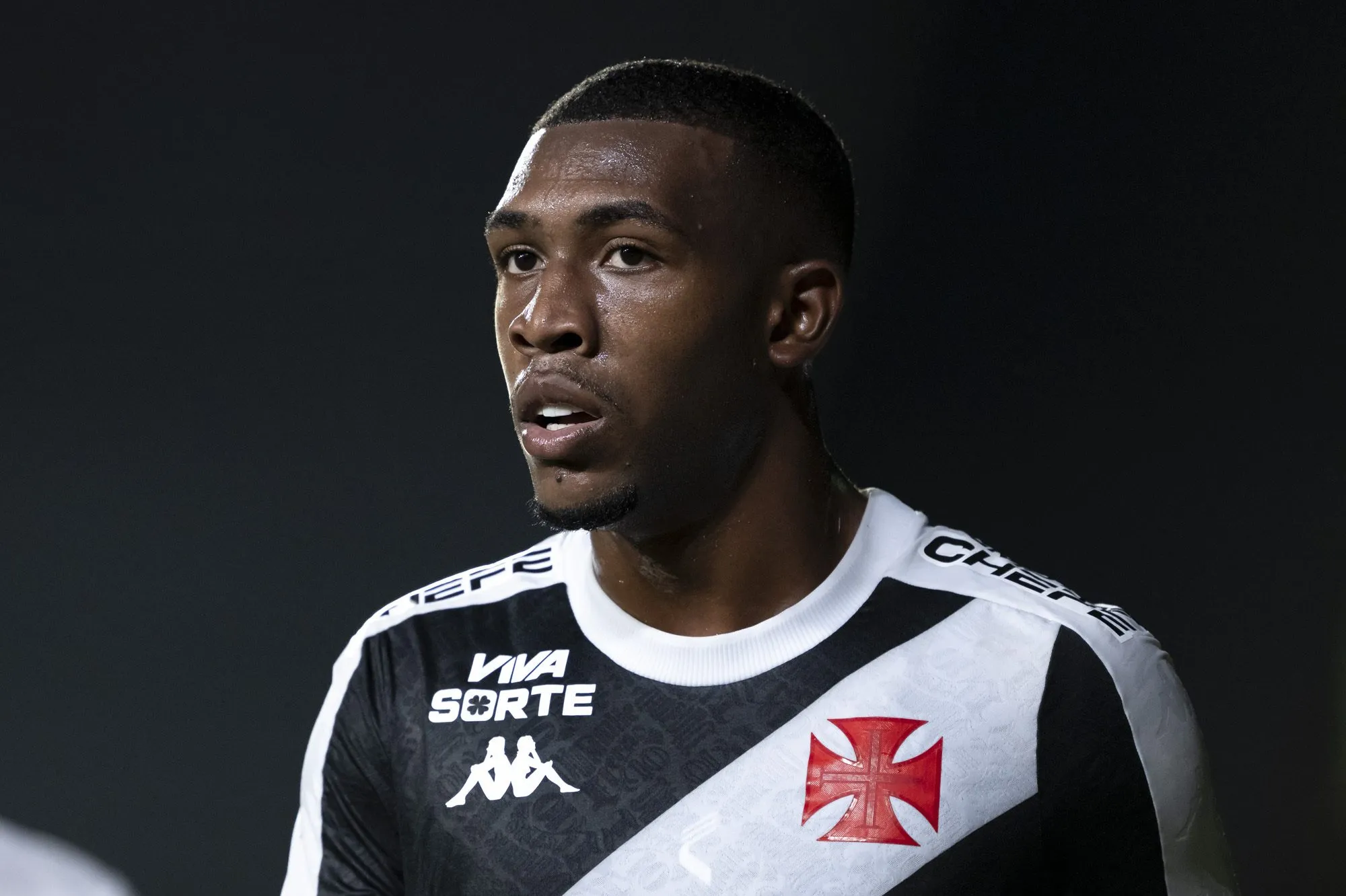 RJ – RIO DE JANEIRO – 31/05/2025 – BRASILEIRO A 2025, VASCO X BRAGANTINO – Rayan jogador do Vasco durante partida contra o Bragantino no estadio Sao Januario pelo campeonato Brasileiro A 2025. Foto: Jorge Rodrigues/AGIF