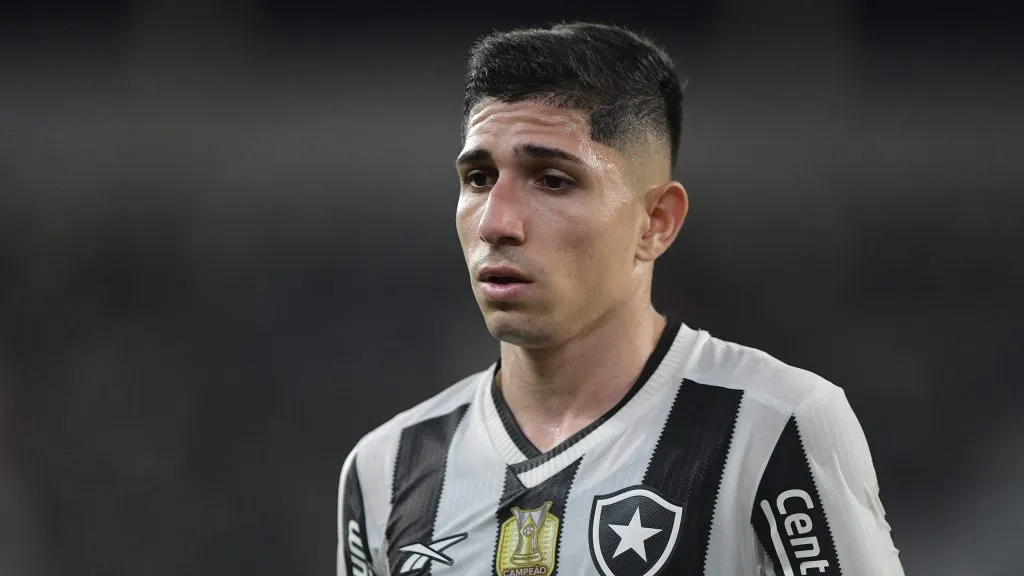 Savarino em partida pelo Botafogo. Foto: Thiago Ribeiro/AGIF