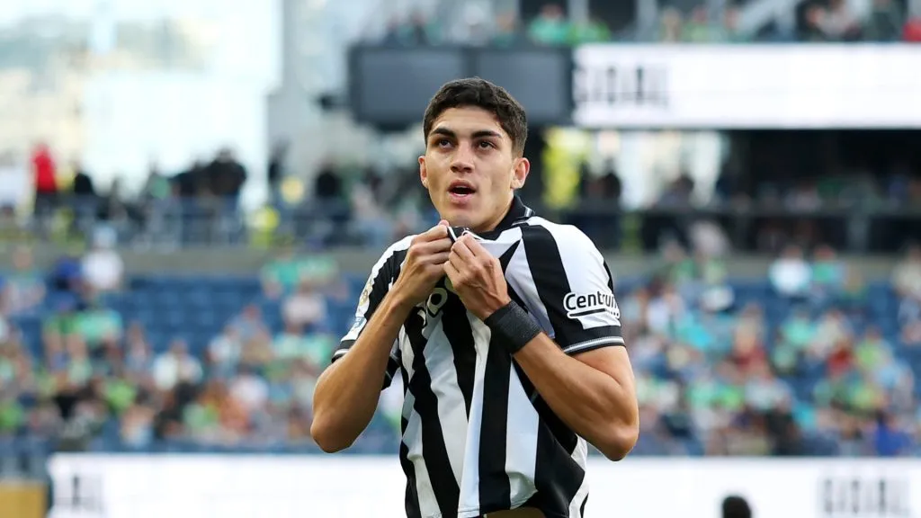 Jair, zagueiro do Botafogo