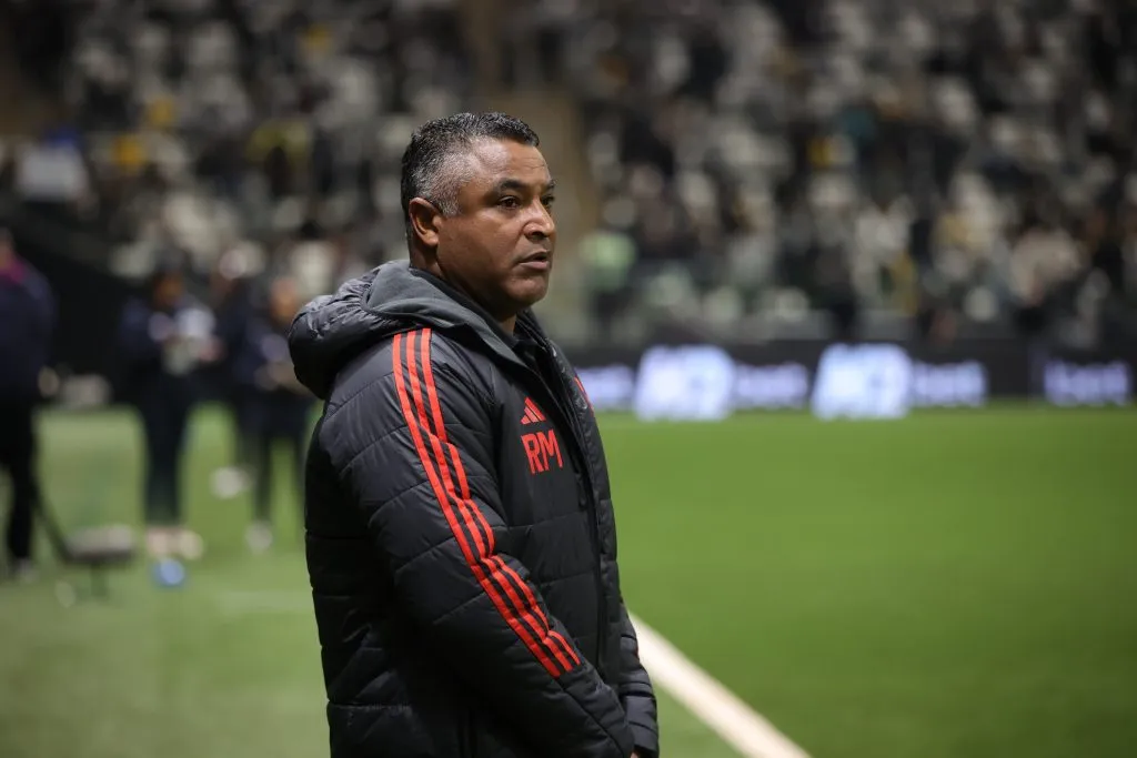 Roger Machado técnico do Internacional durante partida contra o Atlético-MG – Foto: Gilson Lobo/AGIF