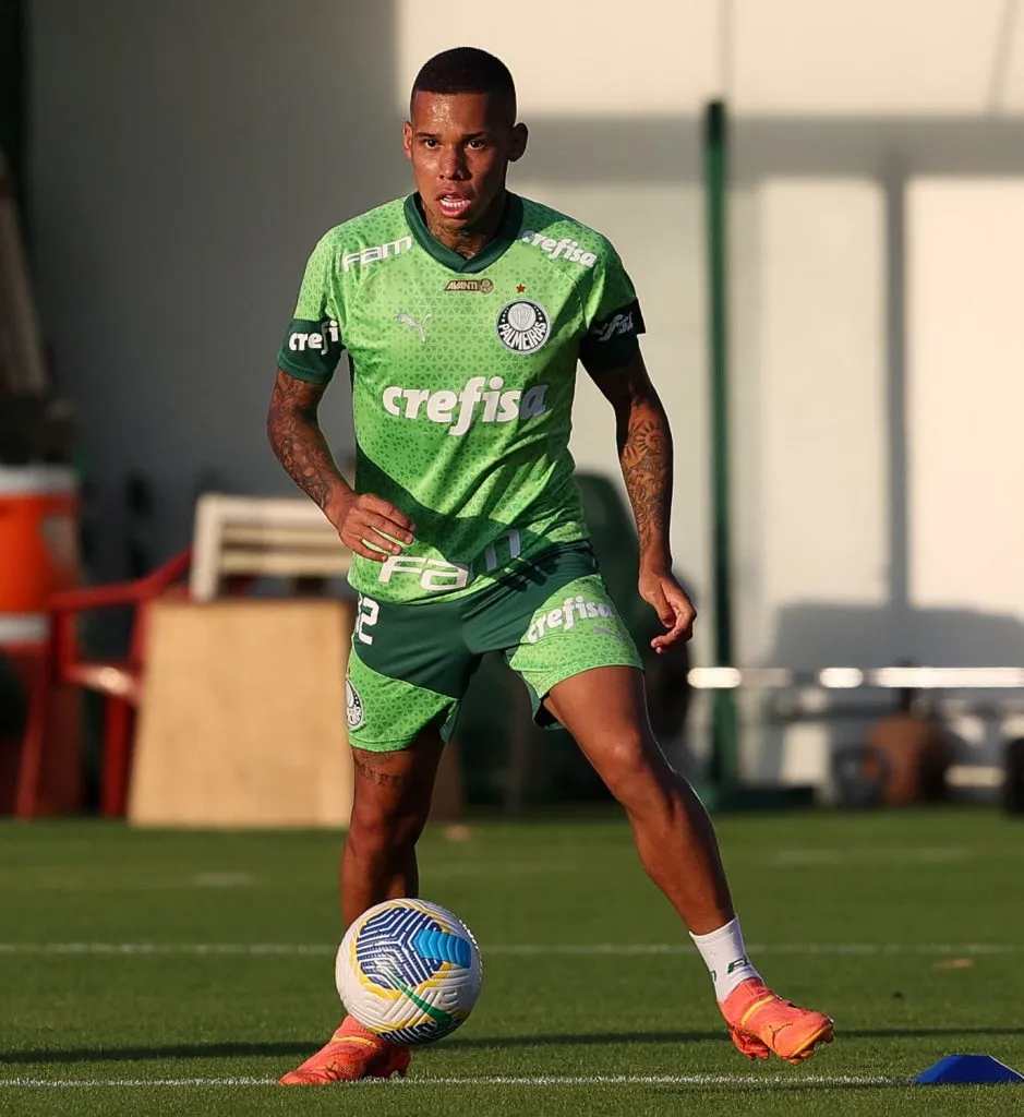 O jogador Garcia, da SE Palmeiras, durante treinamento, na Academia de Futebol (Foto: Cesar Greco/Palmeiras)