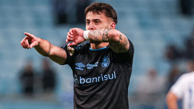Carballo durante confronto contra o Cruzeiro no Brasileirão 2023.