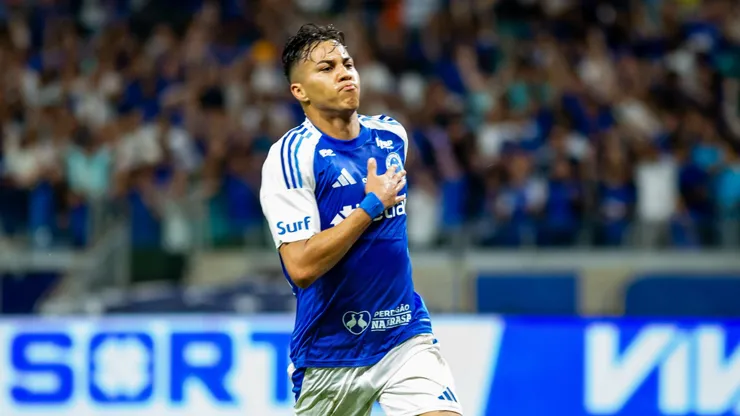 Kaio Jorge jogador do Cruzeiro comemora seu gol durante partida contra o Bahia no estadio Mineirao pelo campeonato Brasileiro A 2025.