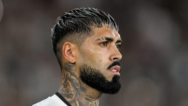 Barboza pode desfalcar o Botafogo no Mundial.