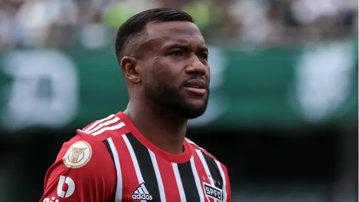 Luan aguarda por novas chances no São Paulo.