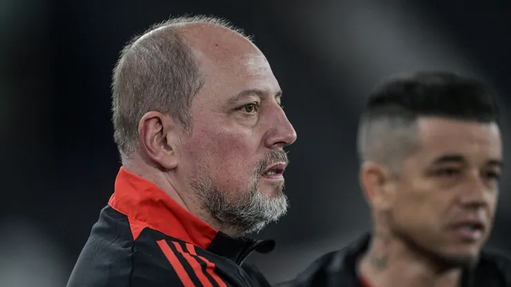 Alessandro Barcellos, presidente do Internacional, durante partida contra o Botafogo, no estádio Engenhão, pelo Campeonato Brasileiro 2025 (Foto: Thiago Ribeiro/AGIF)