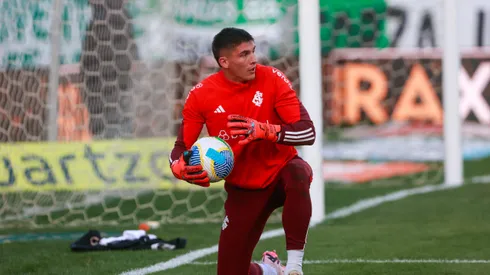 Rochet jogador do Internacional durante aquecimento antes da partida contra o Juventude no estadio Alfredo Jaconi pelo campeonato Brasileiro A 2024.