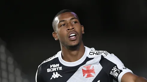 Rayan deve seguir no Vasco.