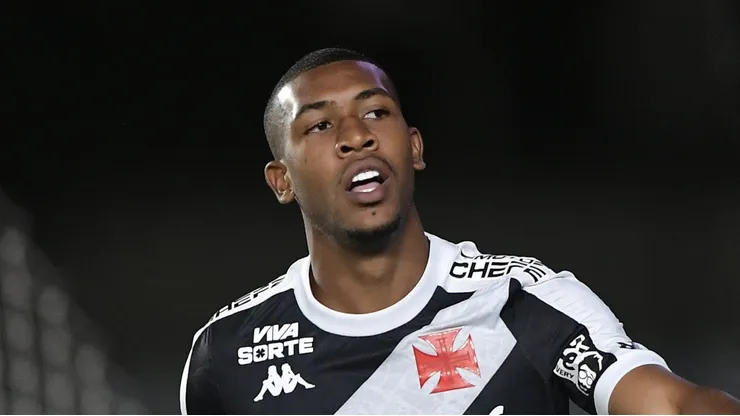 Rayan deve seguir no Vasco.