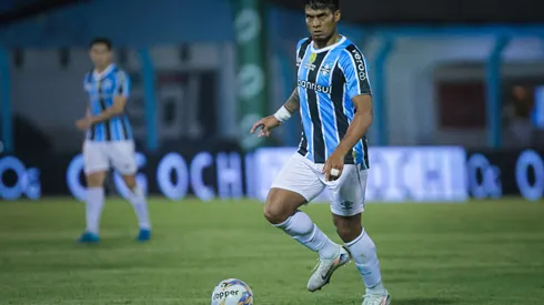 RS – NOVO HAMBURGO – 29/01/2025 – GAUCHO 2025, MONSOON X GREMIO – Matias Arezo jogador do Gremio durante partida contra o Monsoon no estadio Do Vale pelo campeonato Gaucho 2025. Foto: Maxi Franzoi/AGIF