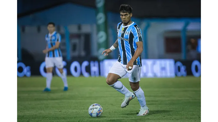 RS - NOVO HAMBURGO - 29/01/2025 - GAUCHO 2025, MONSOON X GREMIO - Matias Arezo jogador do Gremio durante partida contra o Monsoon no estadio Do Vale pelo campeonato Gaucho 2025. Foto: Maxi Franzoi/AGIF