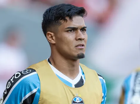 Arezo expõe conversa com Peñarol e define futuro no Grêmio