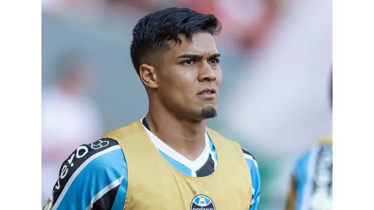 Arezo, jogador do Grêmio