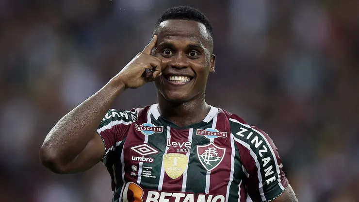Jhon Arias comemorando gol pelo Fluminense. Foto: Alexandre Loureiro/AGIF