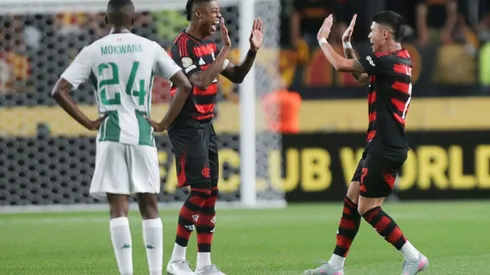 Luiz Araújo comemorando gol com BH pelo Flamengo. Foto: Gilvan de Souza/Flamengo