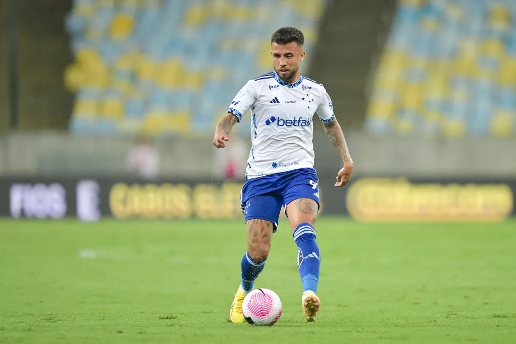 RJ – RIO DE JANEIRO – 03/10/2024 – BRASILEIRO A 2024, FLUMINENSE X CRUZEIRO – Matheus Henrique jogador do Cruzeiro durante partida contra o Fluminense no estadio Maracana pelo campeonato Brasileiro A 2024. Foto: Thiago Ribeiro/AGIF