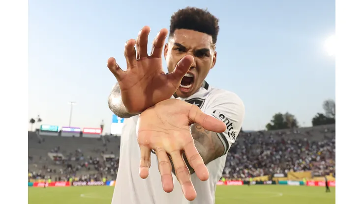 Foto: Vitor Silva/Botafogo - Igor Jesus comemorando vitória contra o PSG no Mundial de Clubes.