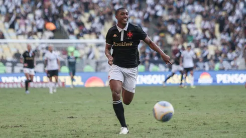 Rayan jogador do Vasco durante partida contra o Flamengo no estadio Maracana pelo campeonato Brasileiro A 2024.