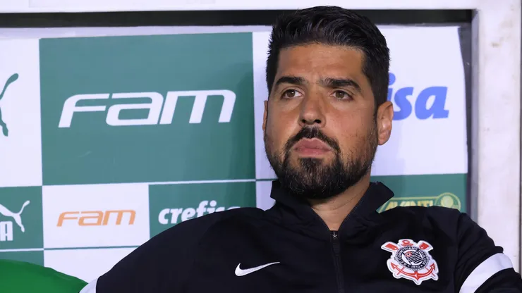 Antonio Oliveira tecnico do Corinthians durante partida contra o Palmeiras no estadio Arena Allianz Parque pelo campeonato Brasileiro A 2024.