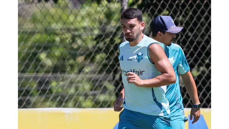 Fabrizio Peralta jogador do Cruzeiro durante treino no Centro de Treinamento CT Toca II.