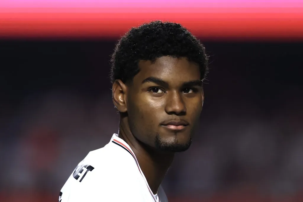 SP – SAO PAULO – 02/05/2025 – BRASILEIRO A 2025, SAO PAULO X FORTALEZA – Lucas Ferreira jogador do Sao Paulo durante partida contra o Fortaleza no estadio Morumbi pelo campeonato Brasileiro A 2025. Foto: Marcello Zambrana/AGIF