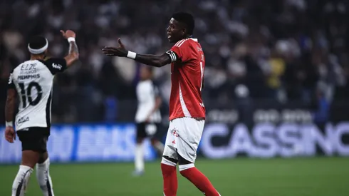 Vitão pode pegar de um a seis jogos de suspensão, fora multa de R$ 100 mil. Foto: Ettore Chiereguini/AGIF
