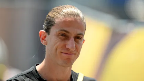 PHILADELPHIA, PENNSYLVANIA – JUNE 20: Filipe Luis, Head Coach of CR Flamengo, looks on during the FIFA Club World Cup 2025 group D match between CR Flamengo and Chelsea FC at Lincoln Financial Field on June 20, 2025 in Philadelphia, Pennsylvania. (Photo by David Ramos/Getty Images)