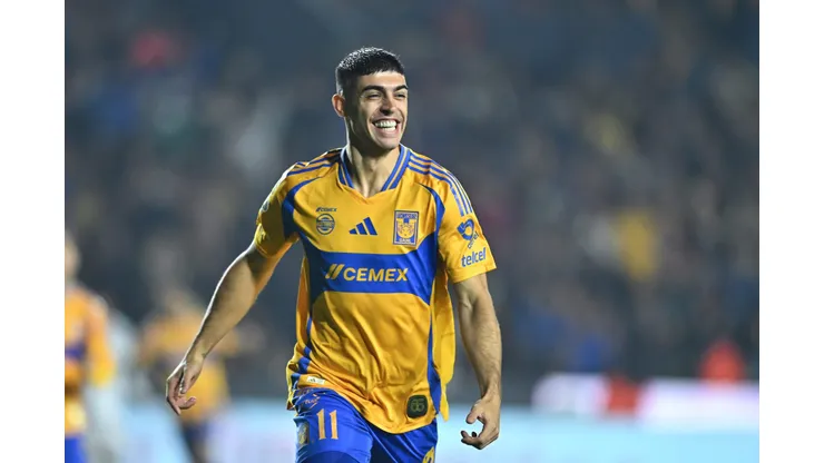 MONTERREY, MEXICO - JANUARY 28: Juan Brunetta of Tigres celebrates after scoring the team's first goal during the 4th round match between Tigres UANL and Tijuana as part of the Torneo Clausura 2025 Liga MX at Universitario Stadium on January 28, 2025 in Monterrey, Mexico. (Photo by Azael Rodriguez/Getty Images)