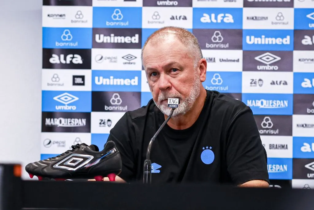 Técnico do Grêmio, Mano Menezes não irá receber reforços de peso. Foto: Maxi Franzoi/AGIF