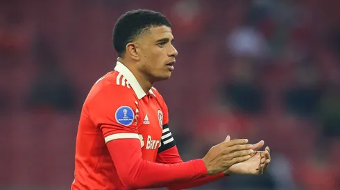 Taison durante partida do Internacional em 2022. Foto: Pedro H. Tesch/AGIF