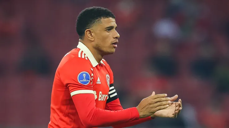 Taison durante partida do Internacional em 2022. Foto: Pedro H. Tesch/AGIF