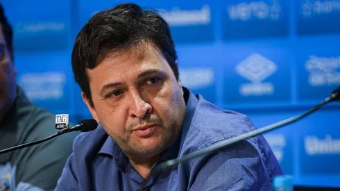 Diretoria e comissão técnica do Grêmio estão atentos ao mercado da bola. Foto: Maxi Franzoi/AGIF