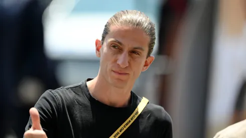 PHILADELPHIA, PENNSYLVANIA – JUNE 20: Filipe Luis, Head Coach of CR Flamengo, gestures prior to the FIFA Club World Cup 2025 group D match between CR Flamengo and Chelsea FC at Lincoln Financial Field on June 20, 2025 in Philadelphia, Pennsylvania. (Photo by David Ramos/Getty Images)